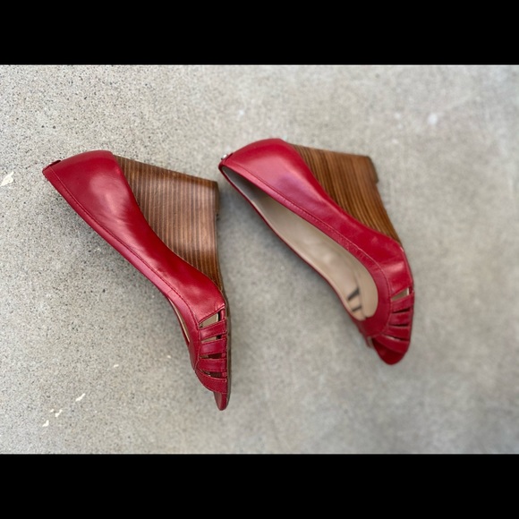 Calvin Klein peep toe wedge - size 10 - Picture 3 of 8